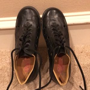 Comfortable Black leather shoes